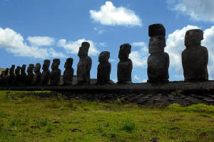 ahu_tongariki_moai.jpg